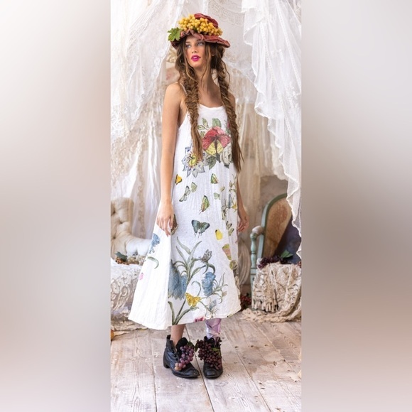 Magnolia Pearl Dresses & Skirts - ISO Magnolia Pearl Botanical Butterfly Maxi Top